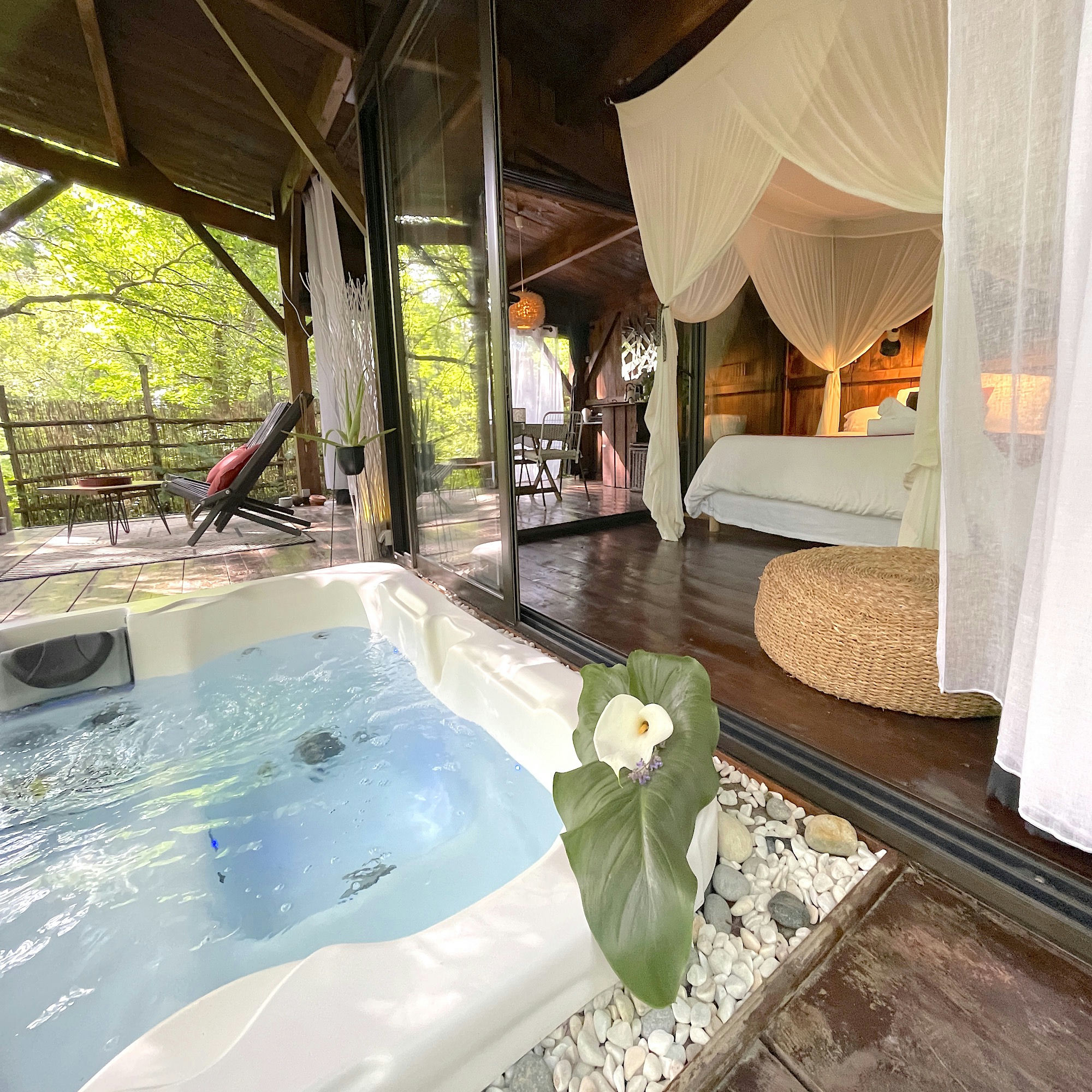 Les Landines - Cabanes lodges avec spa privatif en Gironde